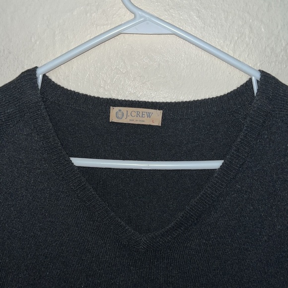 J Crew L cashmere blend v neck sweater - Picture 2 of 5